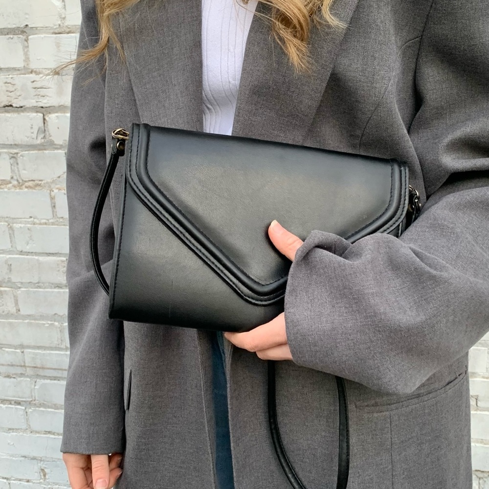 Black envelope purse